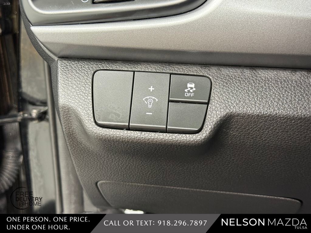 Used 2023 Kia Rio LX image 28