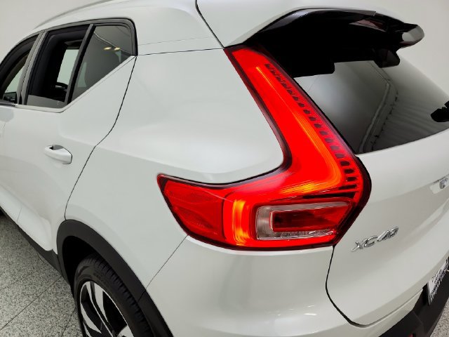 Used 2023 Volvo XC40 B5 Ultimate w/ Climate Package AWD/4WD image 32