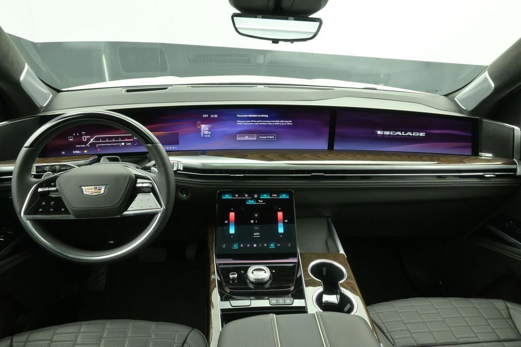 Used 2025 Cadillac Escalade Sport Platinum w/ LPO, ONYX Package AWD/4WD image 3