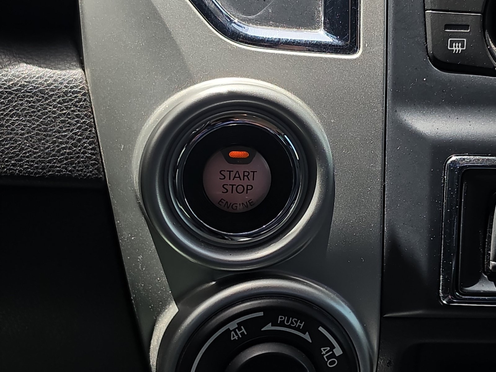 Used 2016 Nissan Titan SL AWD/4WD image 17