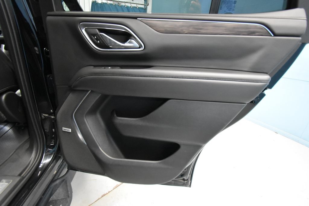 Used 2021 Chevrolet Tahoe Z71 w/ Z71 Signature Package AWD/4WD image 23