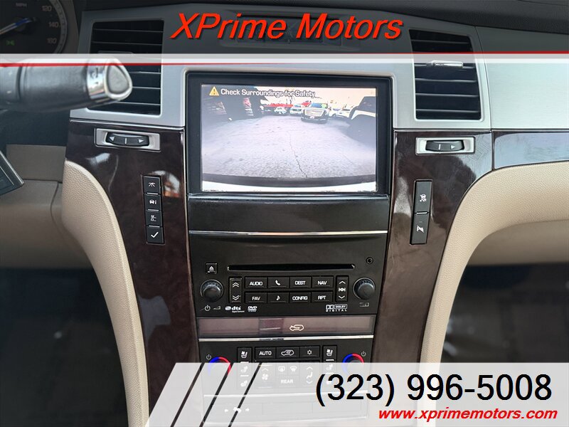 Used 2011 Cadillac Escalade Luxury AWD/4WD image 26