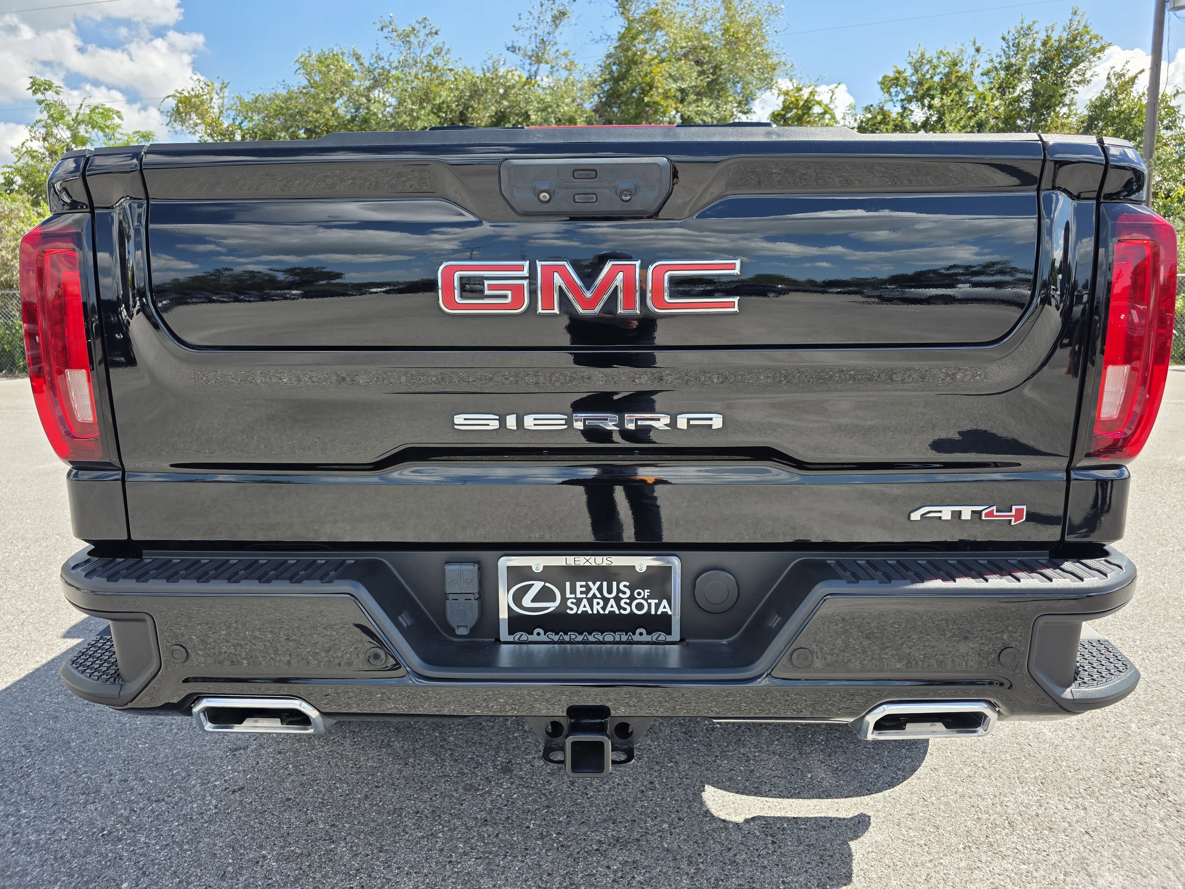 Used 2023 GMC Sierra 1500 AT4 w/ AT4 Premium Package image 5