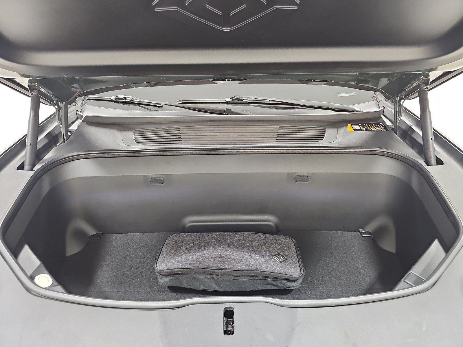 Used 2022 Rivian R1T Adventure AWD/4WD image 14