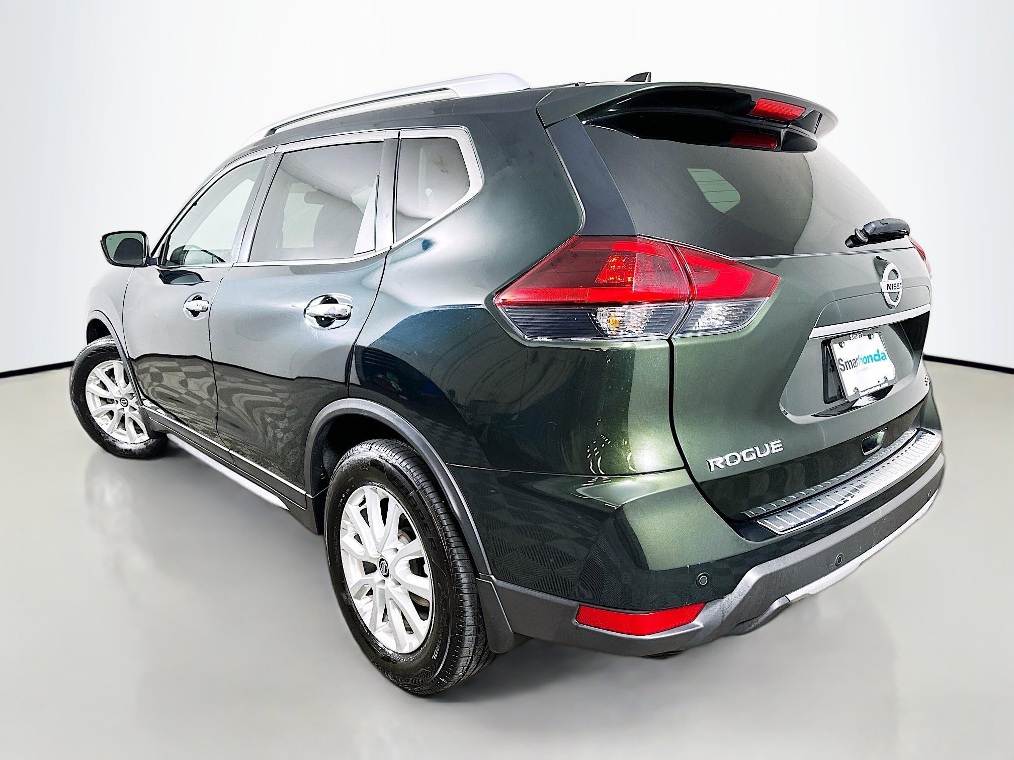 Used 2020 Nissan Rogue SV image 5