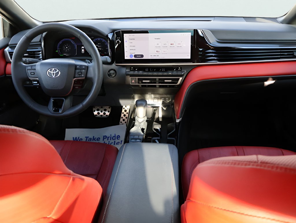 Used 2025 Toyota Camry XSE FWD image 15