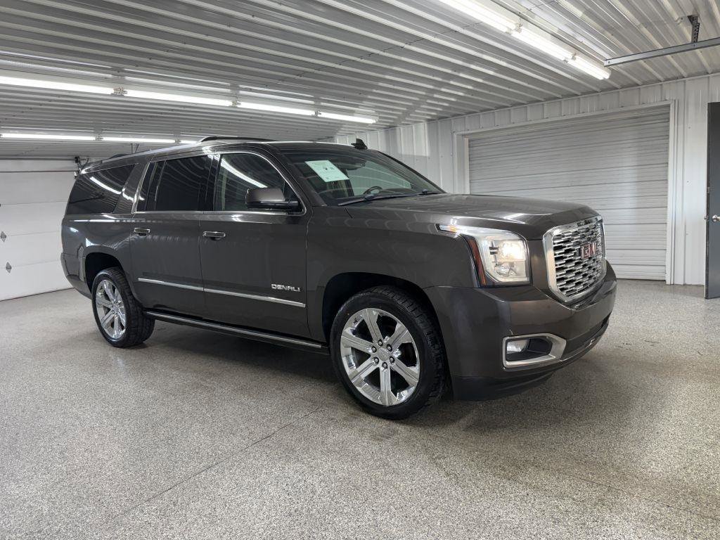 Used 2019 GMC Yukon XL Denali w/ Denali Ultimate Package image 1