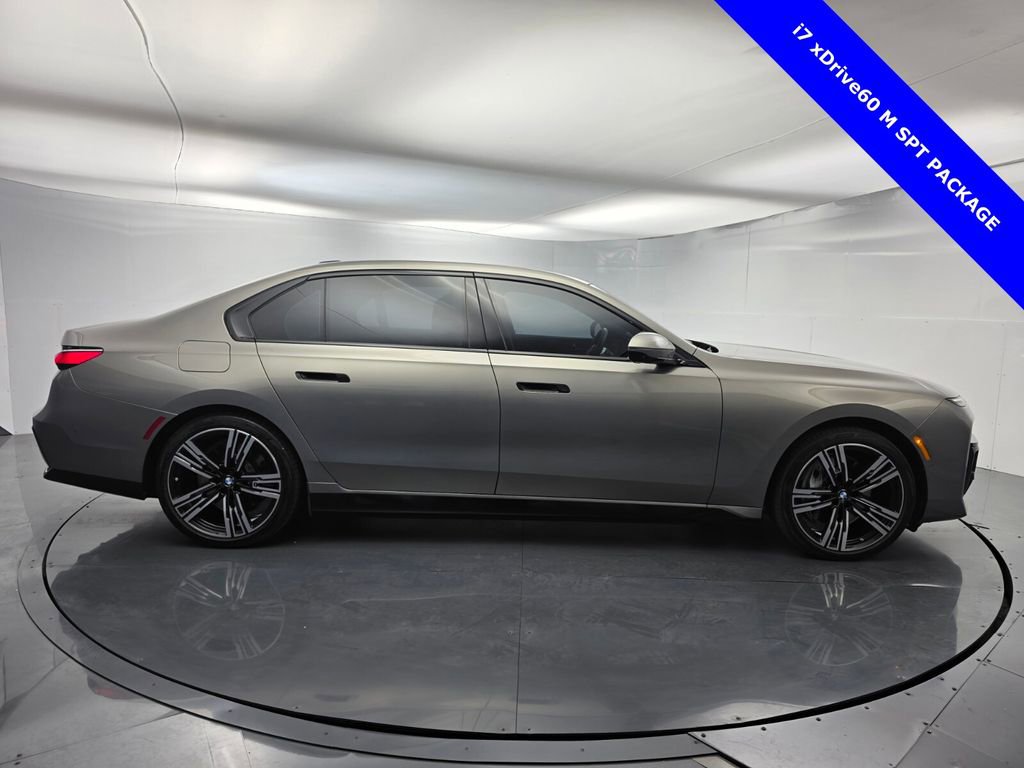 Used 2023 BMW i7 xDrive60 image 3