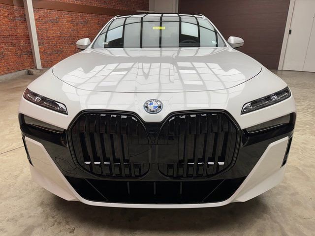 New 2026 BMW i7 xDrive60 w/ Executive Package image 8