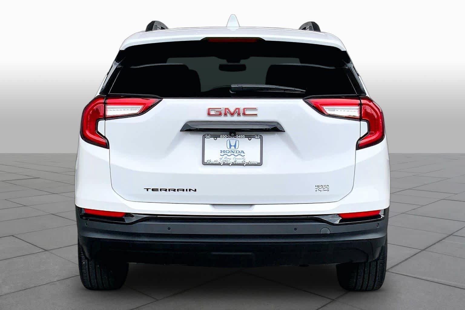Used 2023 GMC Terrain SLT w/ Tech Package FWD image 5