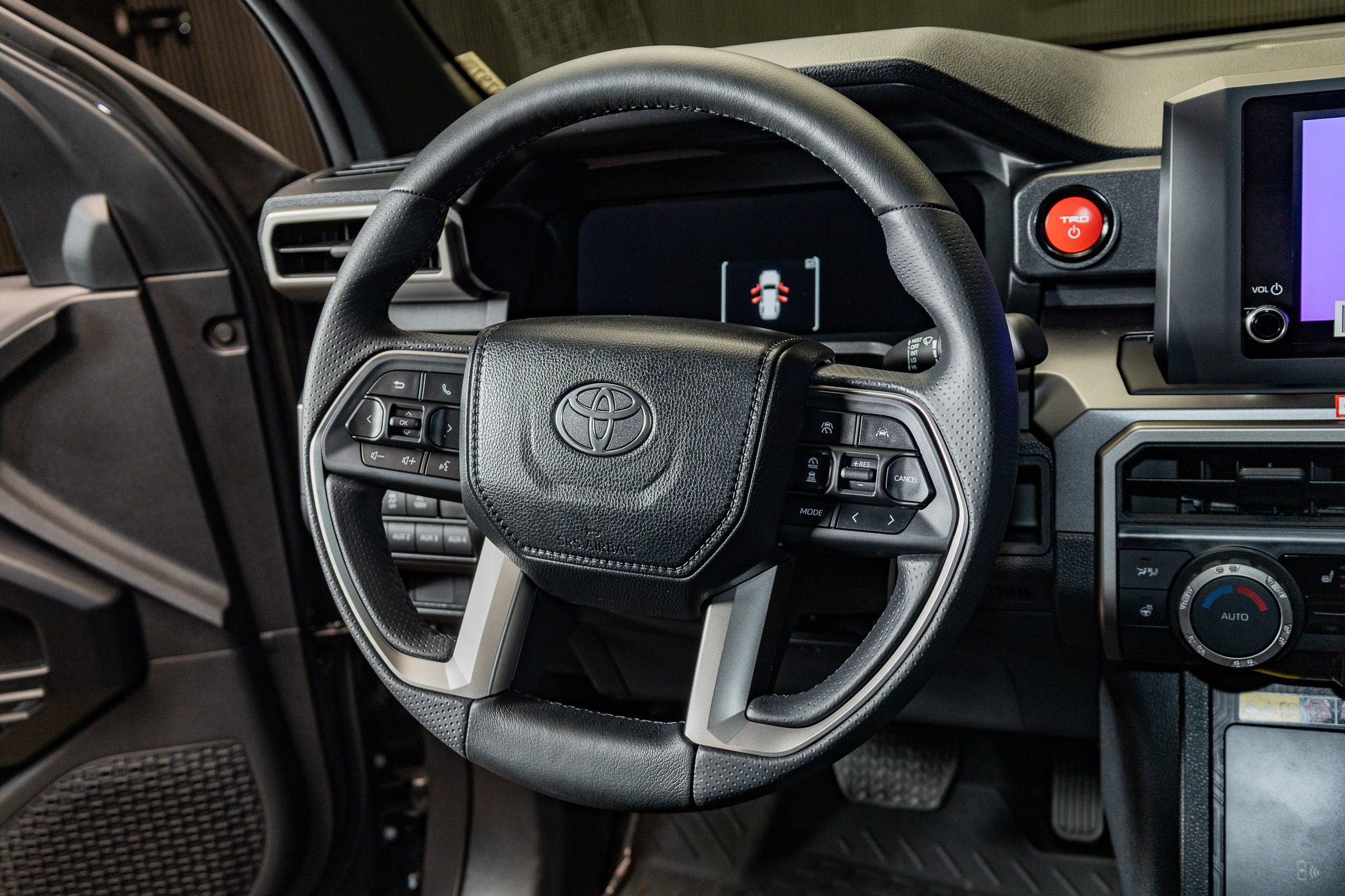 Used 2025 Toyota 4Runner TRD Off-Road image 18