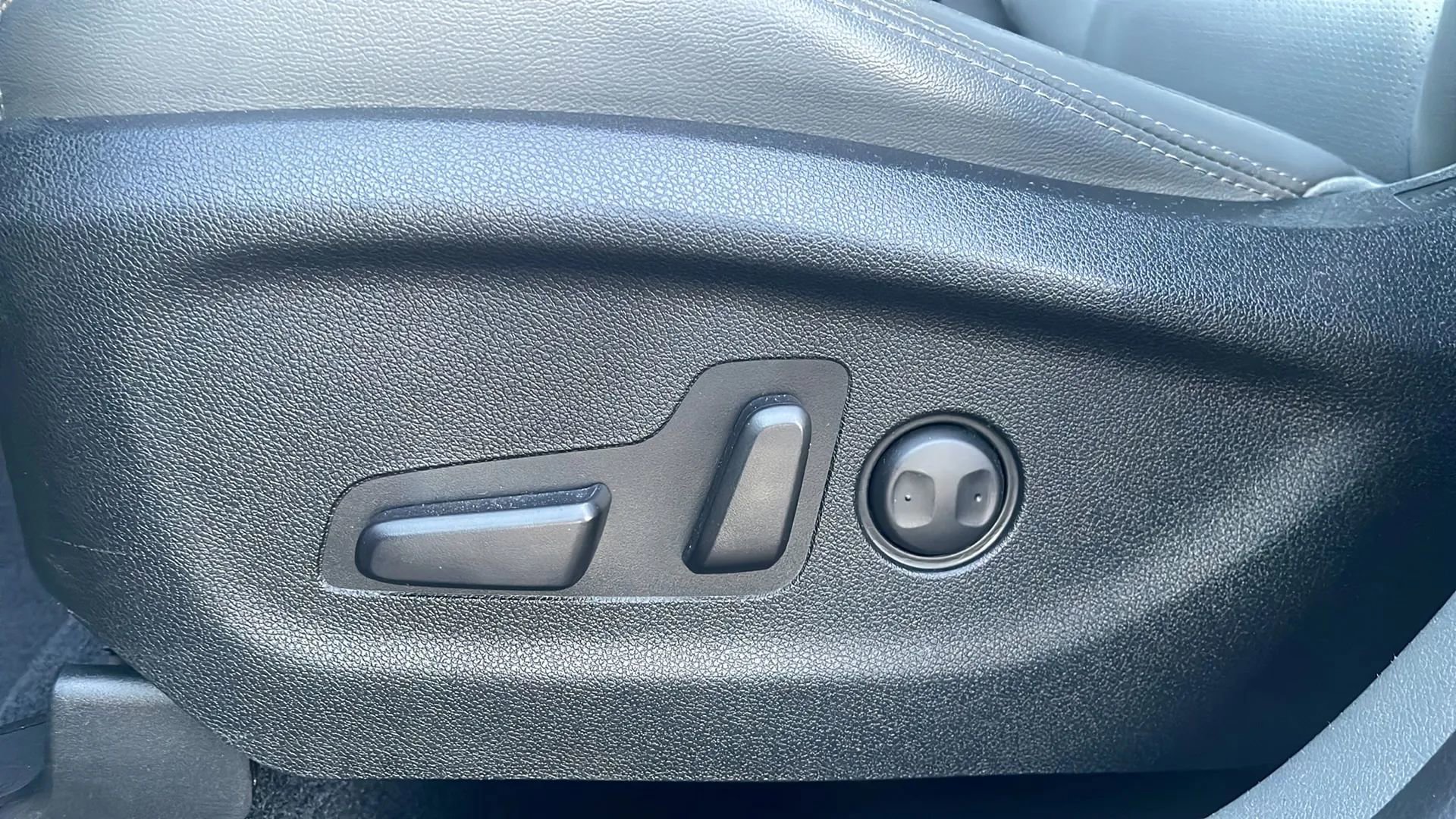 Used 2016 Kia Sorento EX image 16