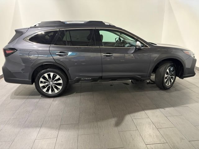 Used 2023 Subaru Outback Touring AWD/4WD image 6