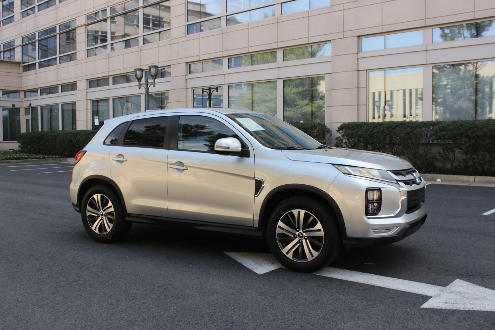 Used 2021 Mitsubishi Outlander Sport SE FWD image 2