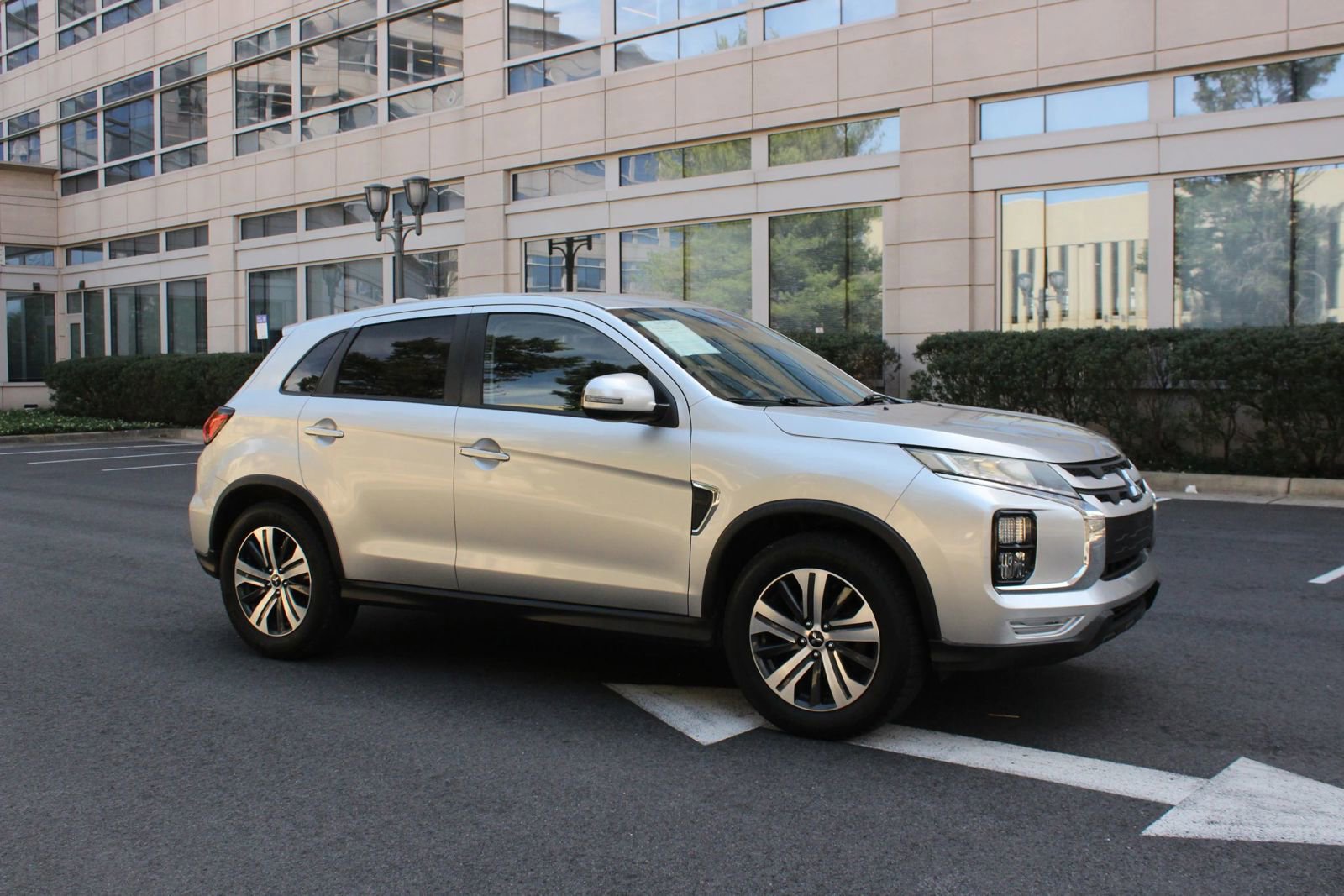 Used 2021 Mitsubishi Outlander Sport SE FWD image 2