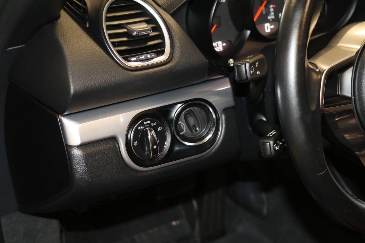 Used 2018 Porsche 718 Boxster RWD image 66