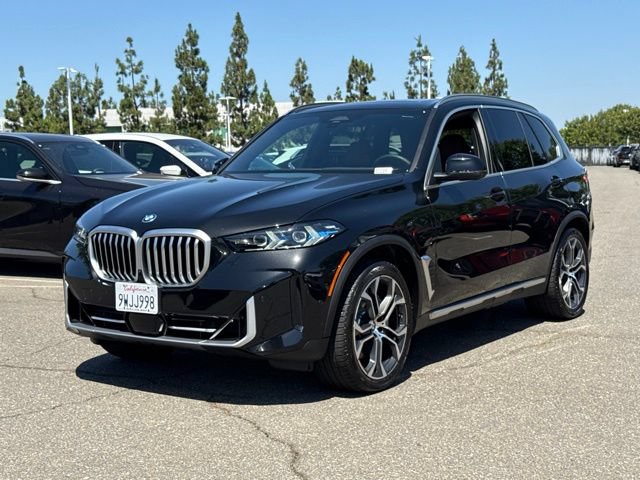 Used 2026 BMW X5 xDrive50e w/ Premium Package AWD/4WD image 2
