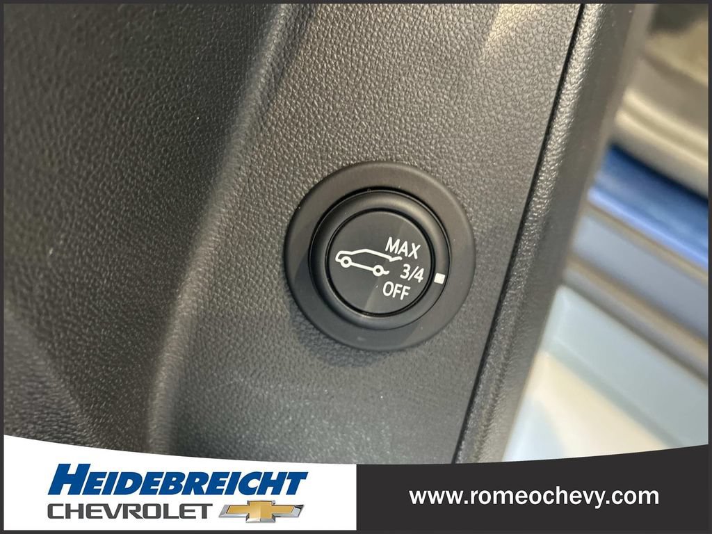 Used 2023 Chevrolet Equinox LT FWD image 30