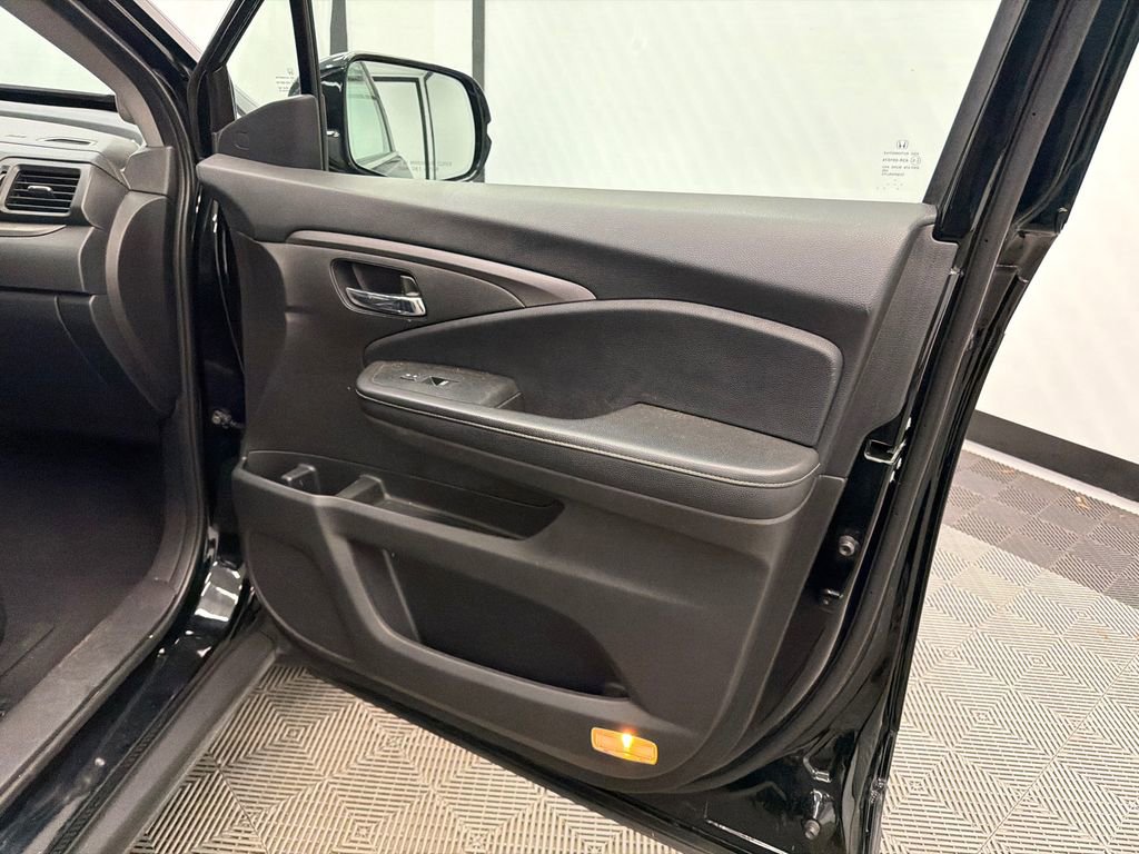 Used 2022 Honda Ridgeline RTL-E image 16