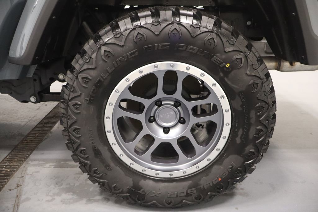 New 2025 Jeep Gladiator Sport image 23