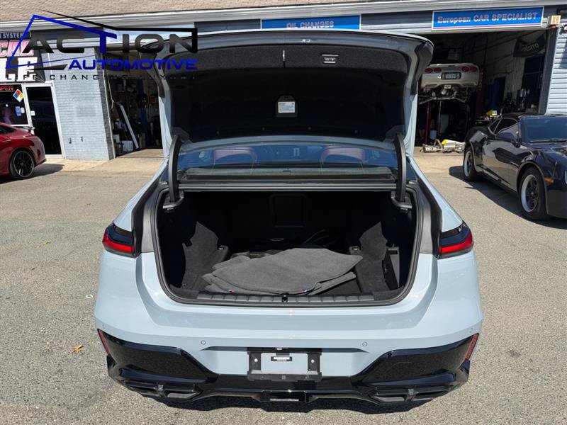 Used 2023 BMW 760i xDrive w/ Luxury Rear Seating Package AWD/4WD image 19