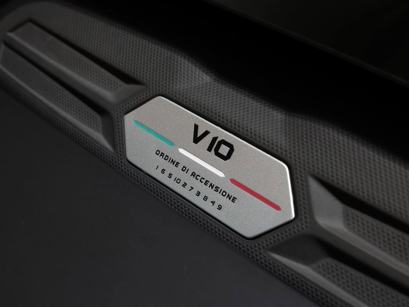 Used 2020 Lamborghini Huracan EVO image 20