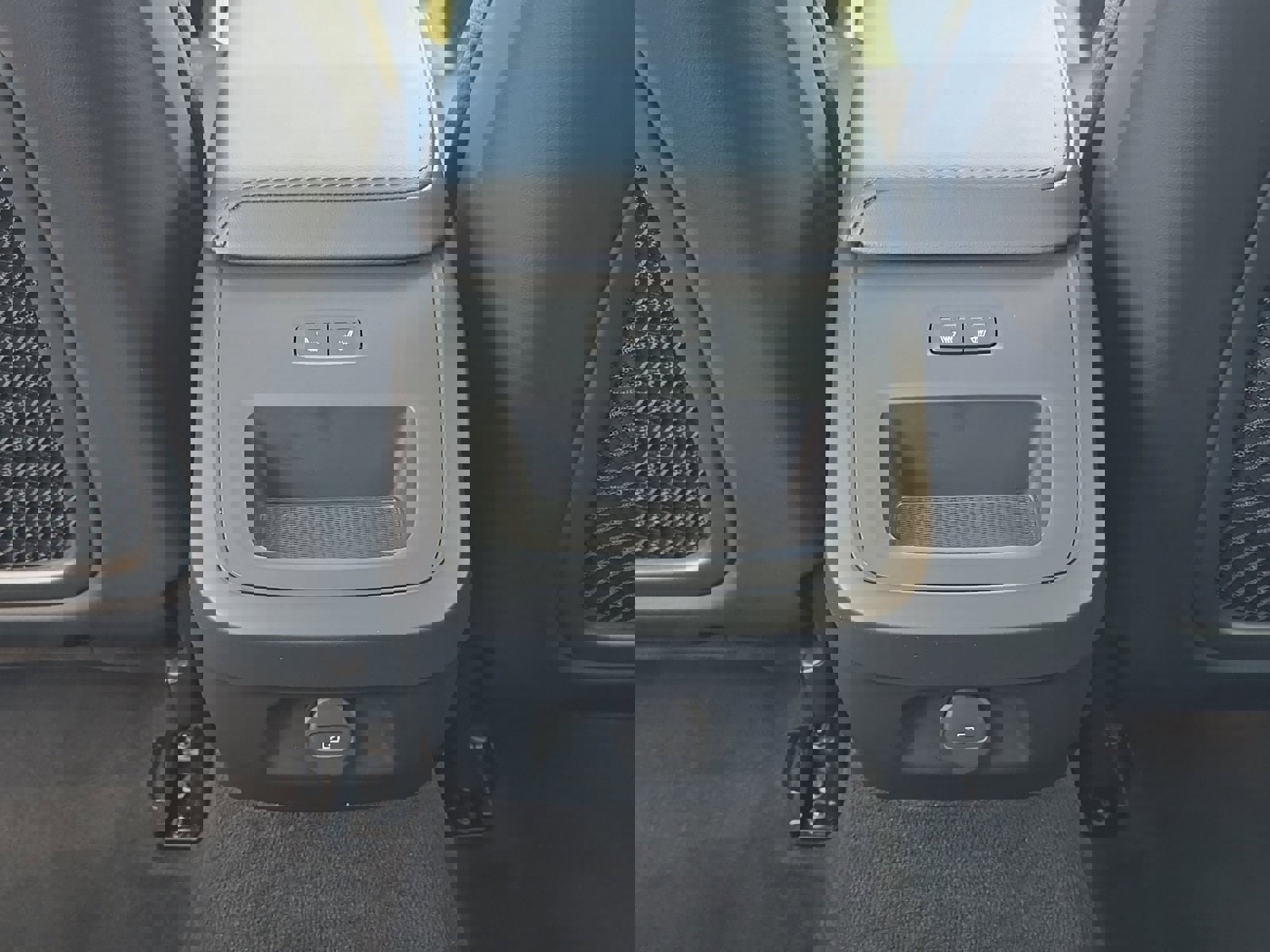 Certified 2025 Volvo V60 B5 Cross Country Plus image 23