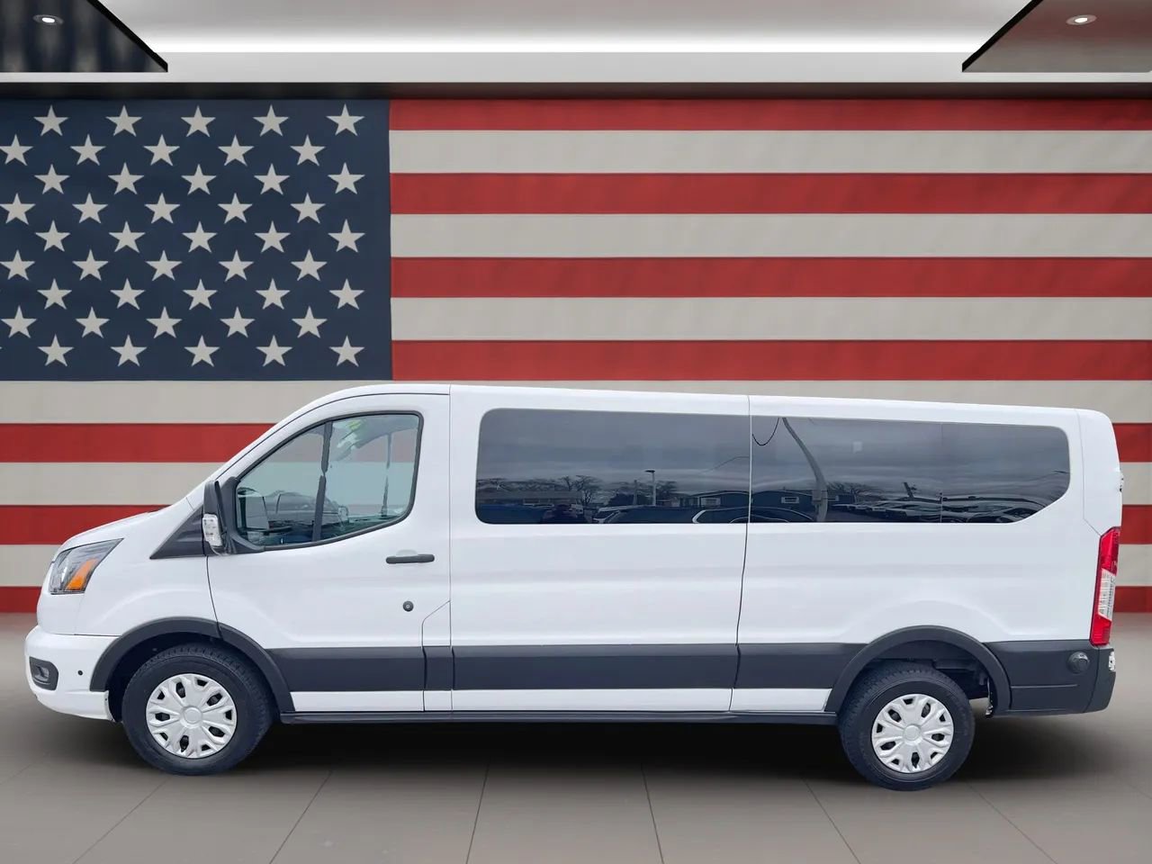 Used 2024 Ford Transit 350 XLT image 5