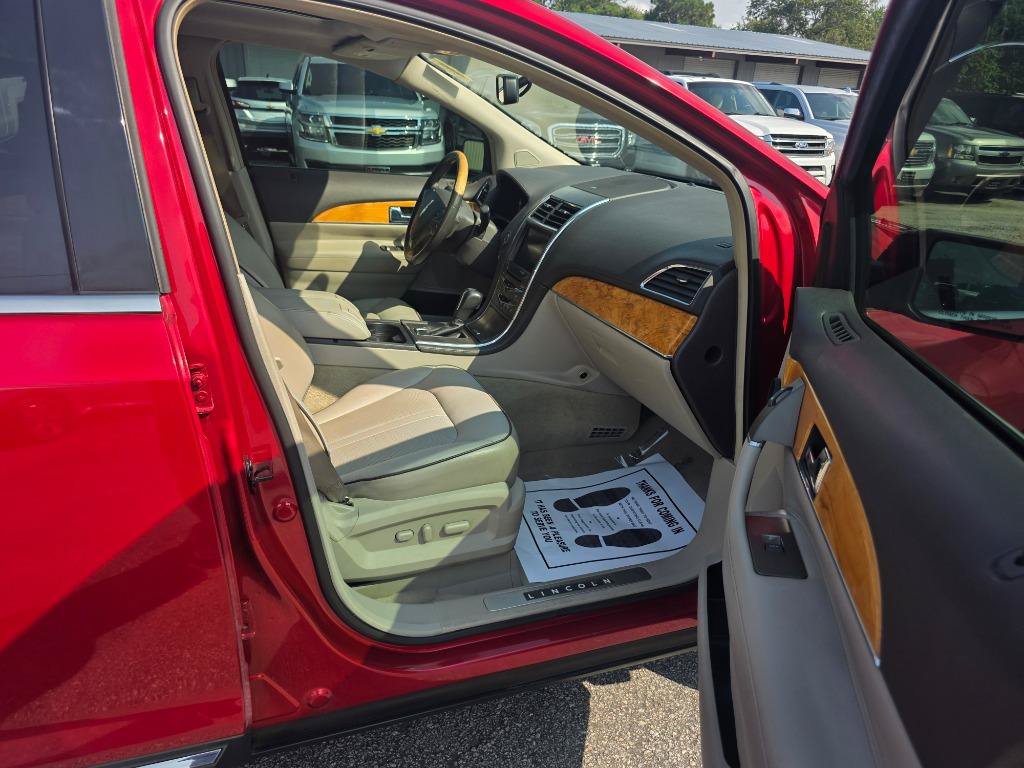 Used 2012 Lincoln MKX FWD image 9