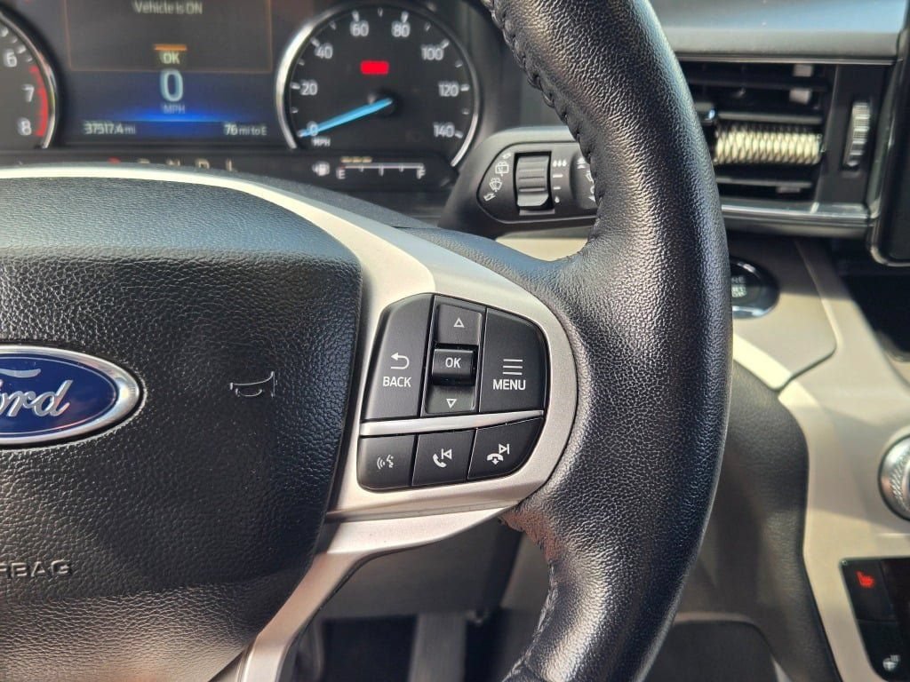 Used 2023 Ford Explorer XLT w/ Equipment Group 202A AWD/4WD image 34