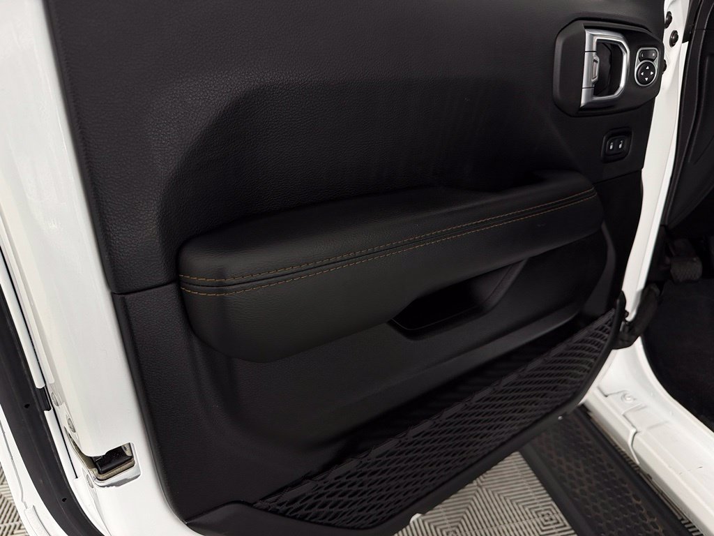 Used 2021 Jeep Wrangler Unlimited Sahara AWD/4WD image 28