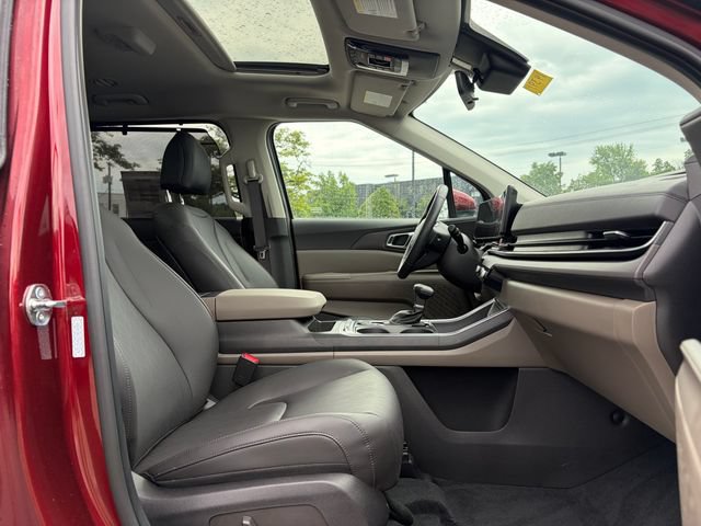 Certified 2025 Kia Carnival SX FWD image 29