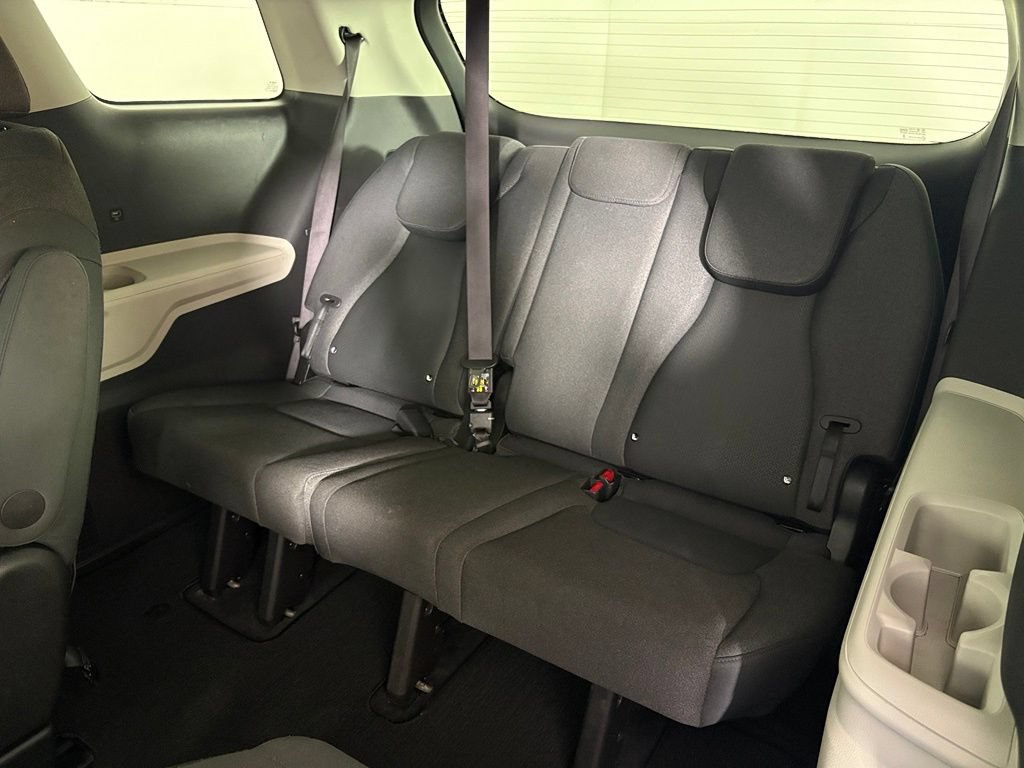Used 2022 Kia Carnival LX FWD image 37