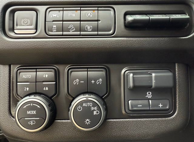 Used 2023 Chevrolet Tahoe High Country image 41