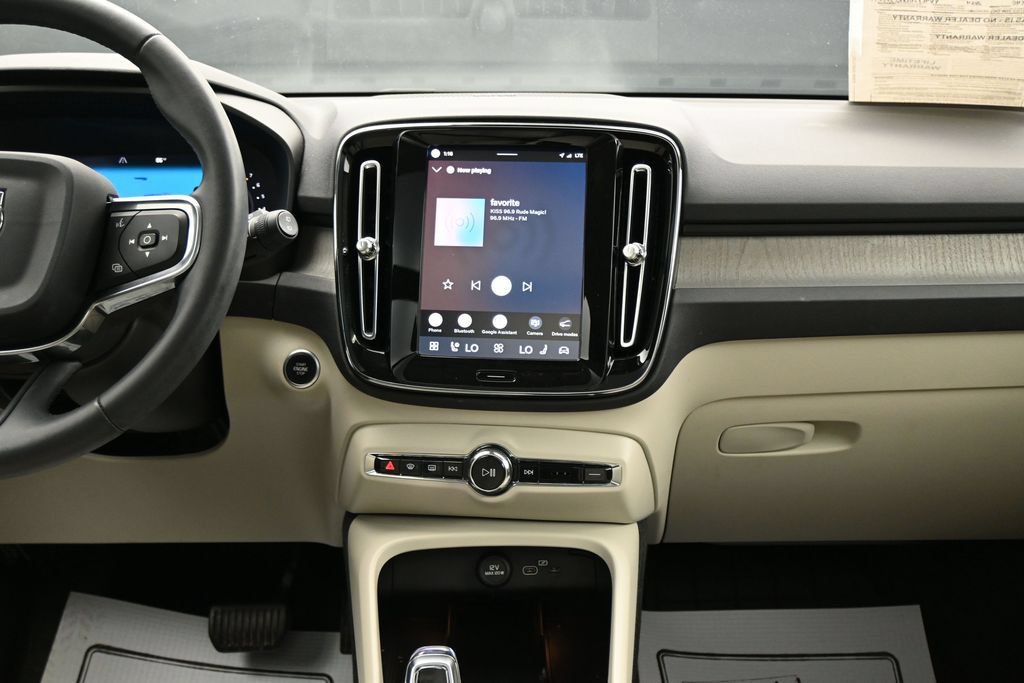 Used 2024 Volvo XC40 B5 Plus w/ Protection Package Premier AWD/4WD image 19