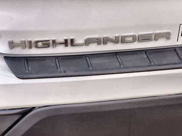 Used 2022 Toyota Highlander XLE AWD/4WD image 8