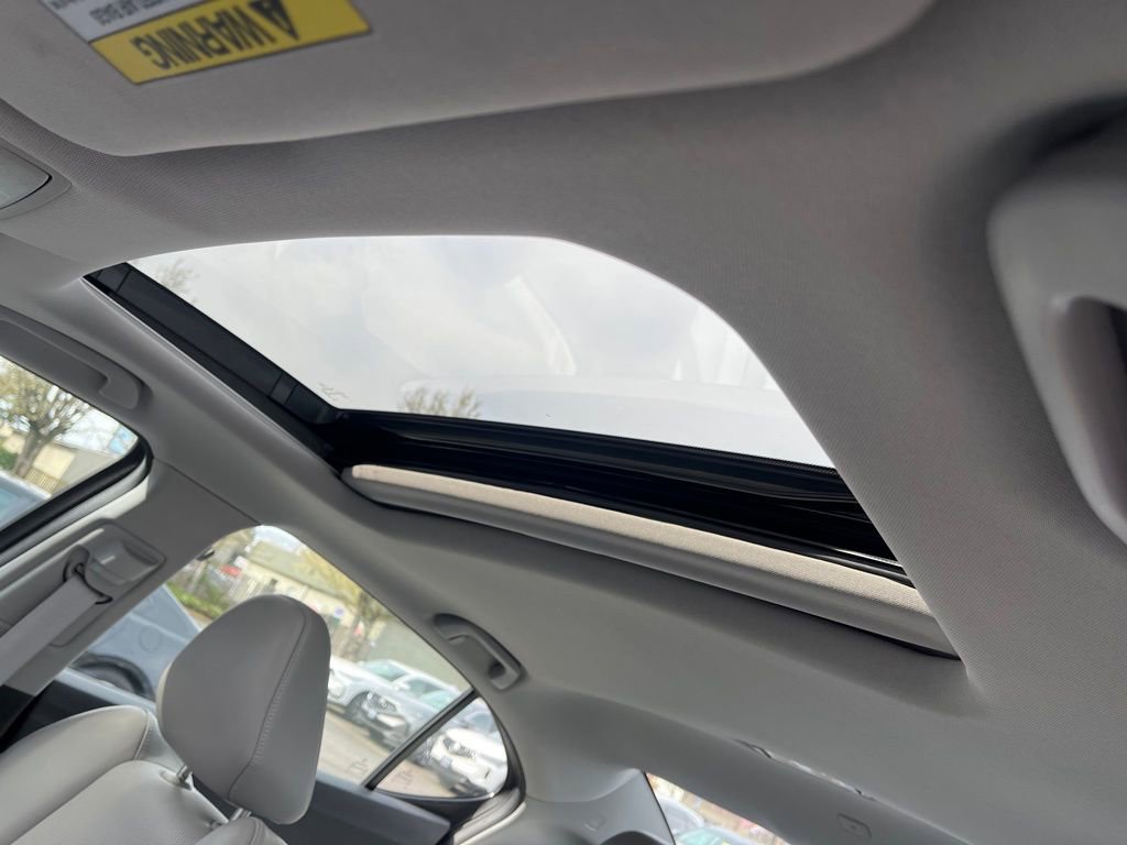 Certified 2017 Acura TLX V6 w/ Technology Package FWD image 21