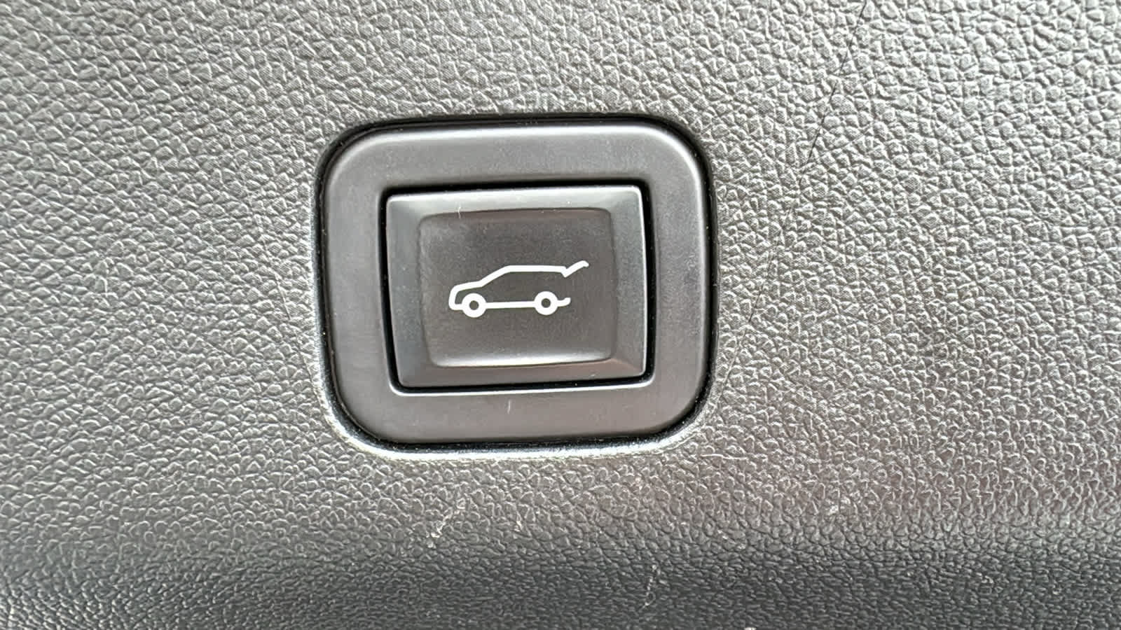 Certified 2023 Chevrolet Suburban High Country AWD/4WD image 34