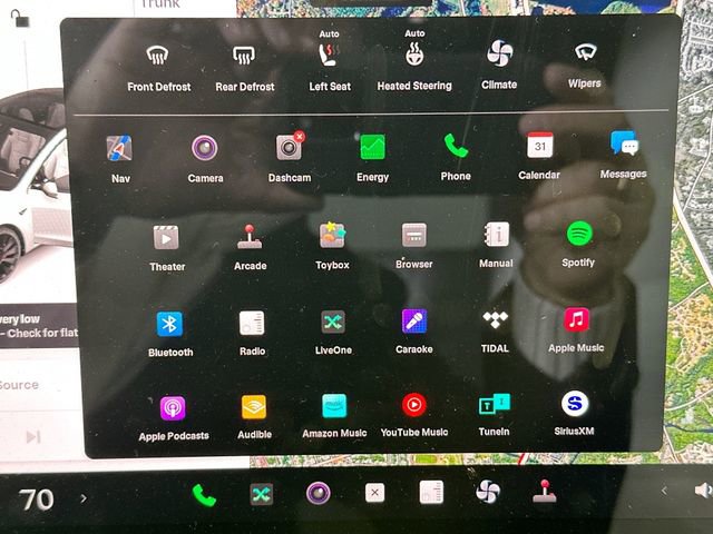 Used 2022 Tesla Model 3 Performance image 12