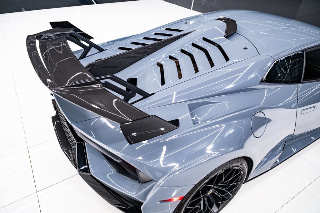 Used 2023 Lamborghini Huracan STO RWD image 34