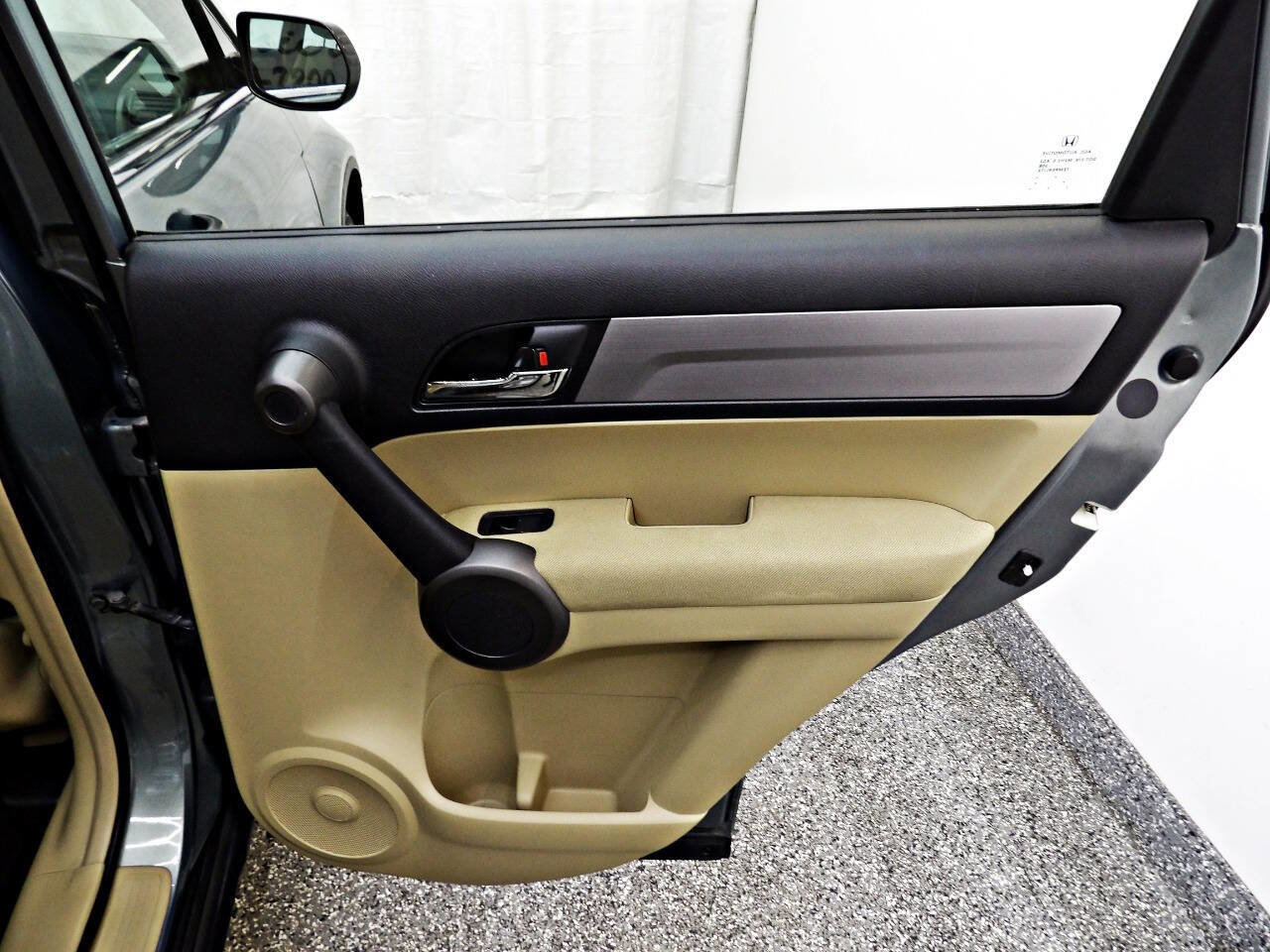 Used 2011 Honda CR-V LX image 12