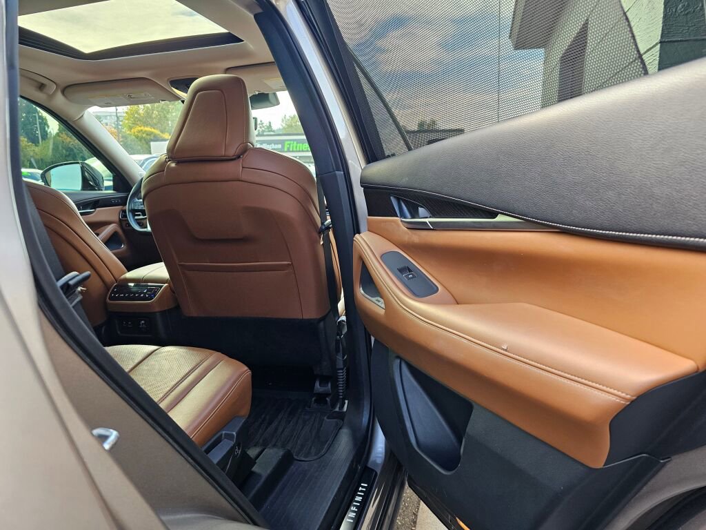 Used 2024 INFINITI QX60 Sensory image 11