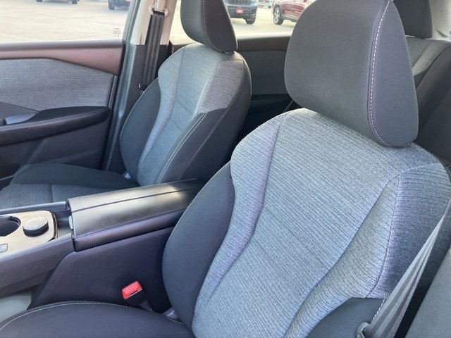 Used 2022 Nissan Rogue SV image 12