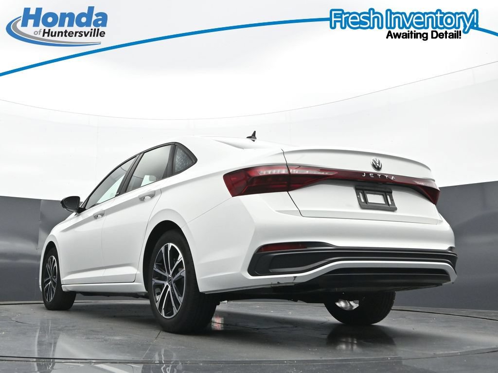 Used 2025 Volkswagen Jetta Sport FWD image 31