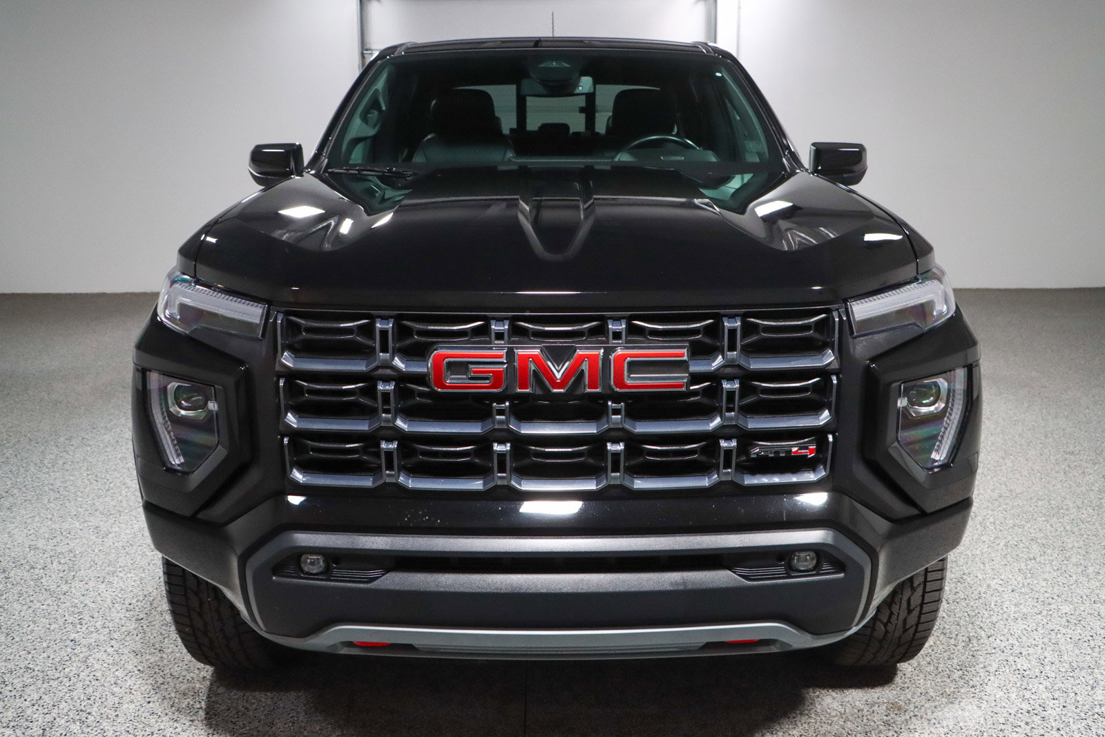Used 2023 GMC Canyon AT4 w/ AT4 Premium Package image 4