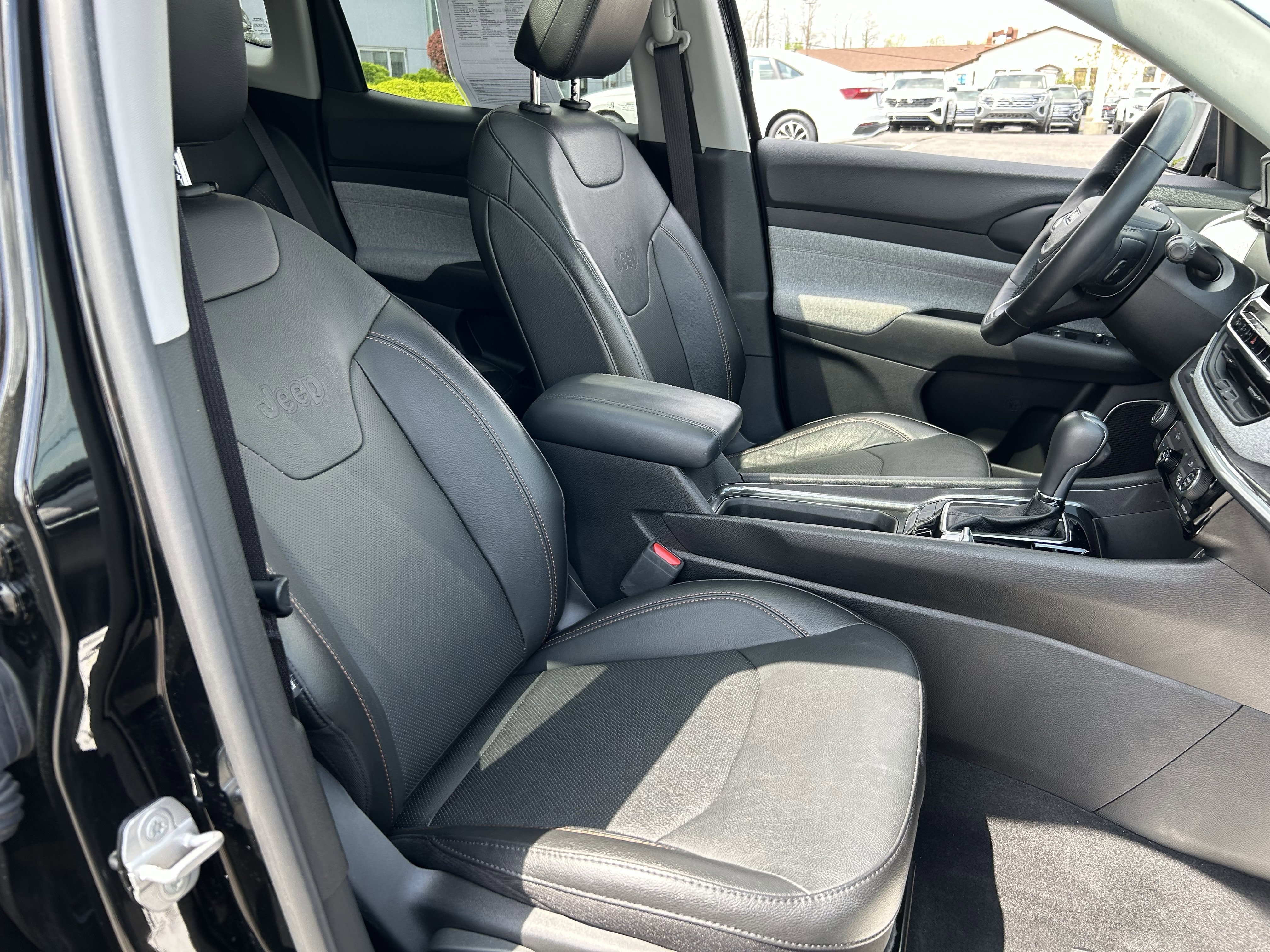 Used 2022 Jeep Compass Latitude w/ Sun and Sound Group AWD/4WD image 26