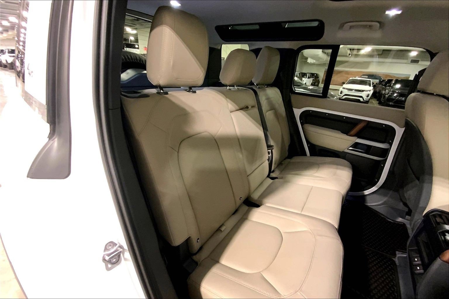 Used 2024 Land Rover Defender 110 S image 19