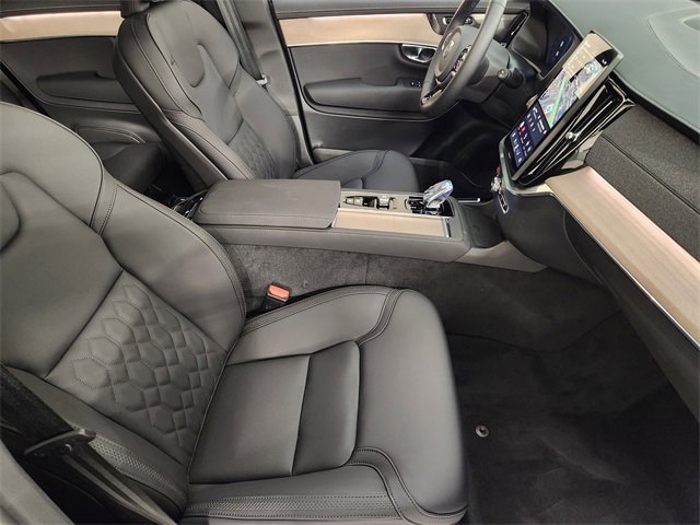 New 2025 Volvo XC90 T8 Plus w/ Protection Package Premier image 3