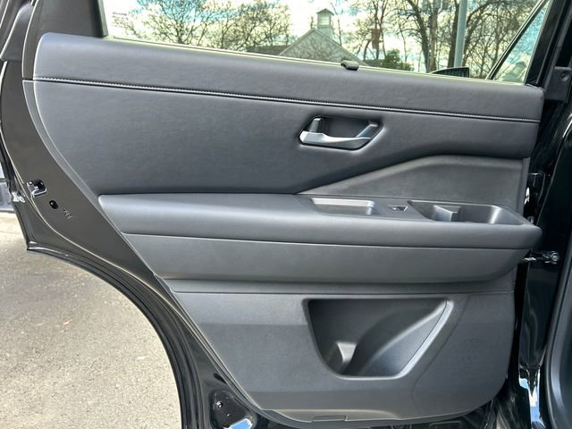 Certified 2023 Nissan Pathfinder SL w/ Black Appearance Package image 21