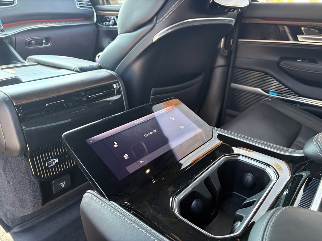 Used 2022 Jeep Grand Wagoneer Series II w/ Premium Group II image 13